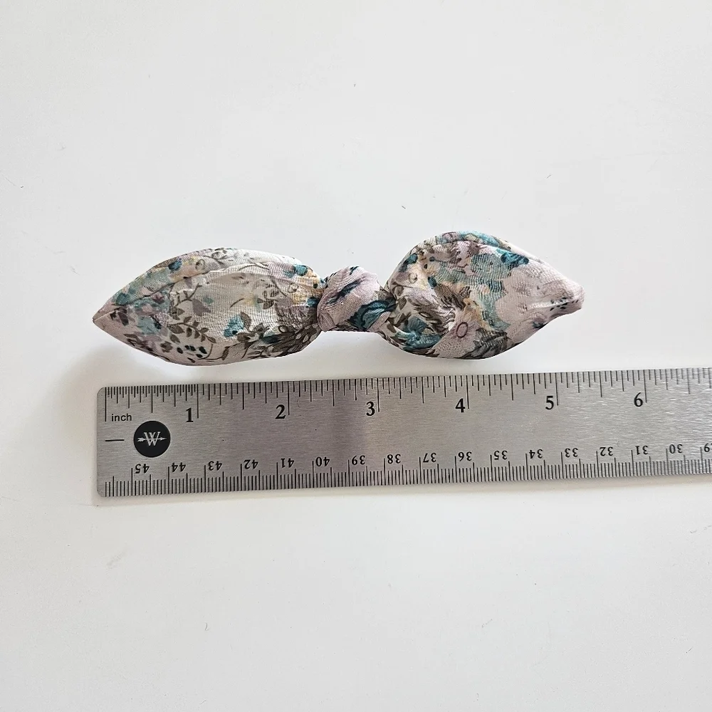 NWOT Maniere De Voir Floral Bow Hair Clip